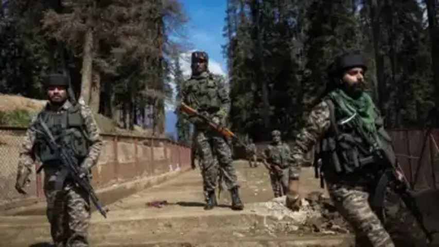 Pakistan violates ceasefire for 4th day, Indian troops give 'effective and swift' response