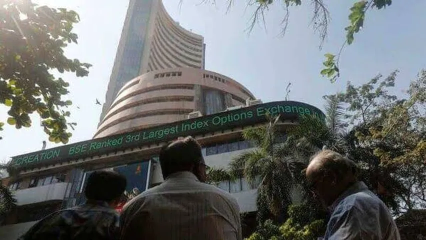 Stock Market: Sensex tanks 573 pts, Nifty at 24,718