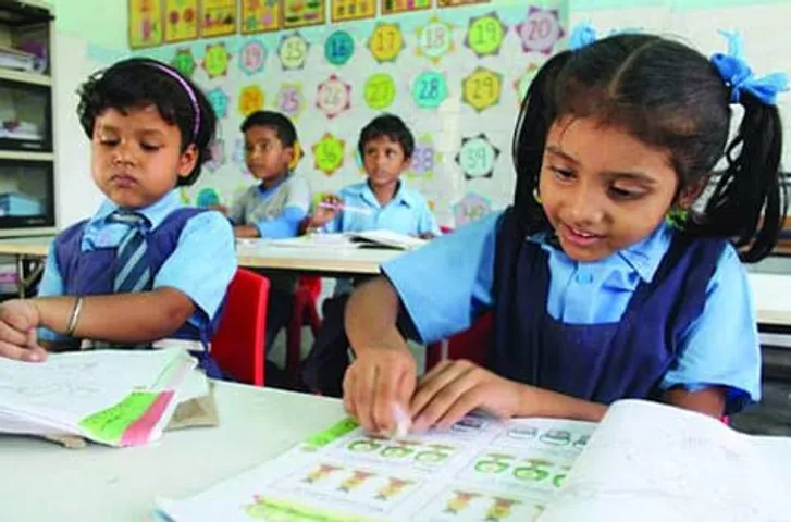 Maharashtra makes Hindi ‘general’ third language in schools