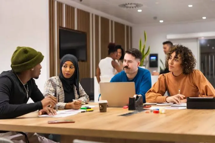 San Francisco employers hire etiquette coaches to teach Gen Z hygiene and email sign-offs