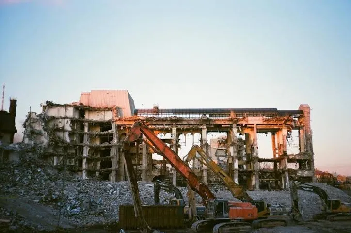 AMC begins demolition of illegal nine-storey building near Astodia Darwaja
