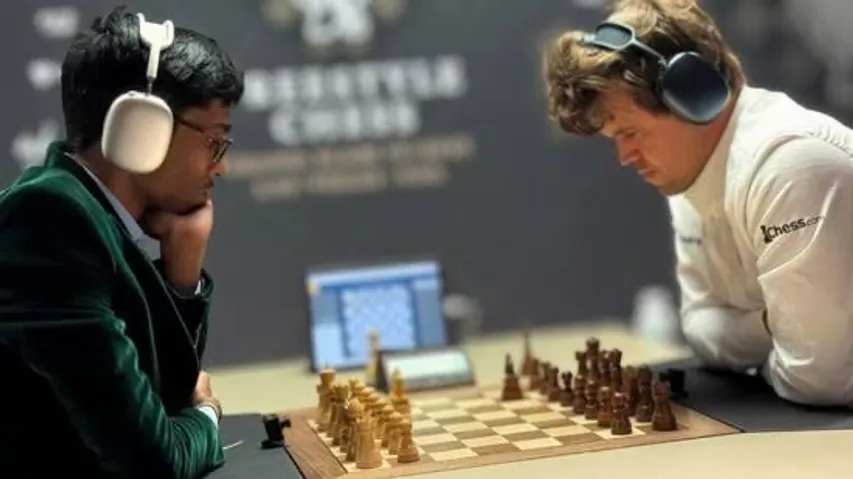 Praggnanandhaa defeats World No.1 Carlsen to enter freestyle Chess Quarterfinals