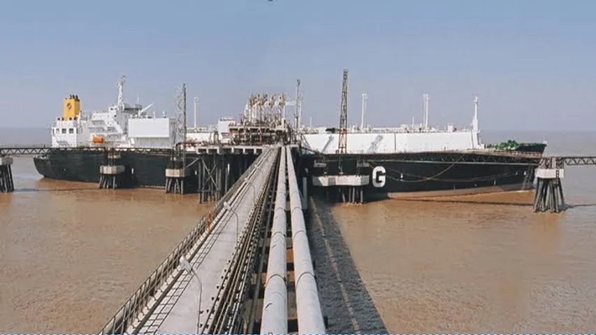 Petronet seeks $1.4 bn loan to fund petrochemical plant, LNG terminal