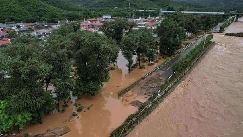 Heavy rain in Beijing leaves 30 dead, forces evacuation of 80,000 people: Report