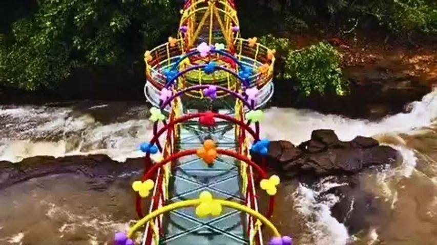 Maharashtra’s first glass bridge opens over Napne waterfall in Sindhudurg