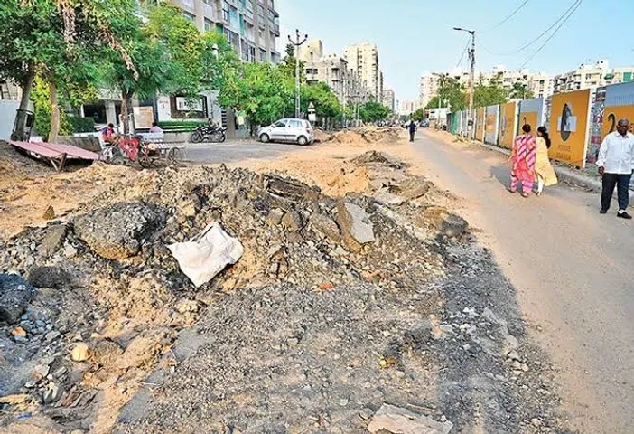 Repair roads, footpaths within 24 hours, orders AMC commissioner