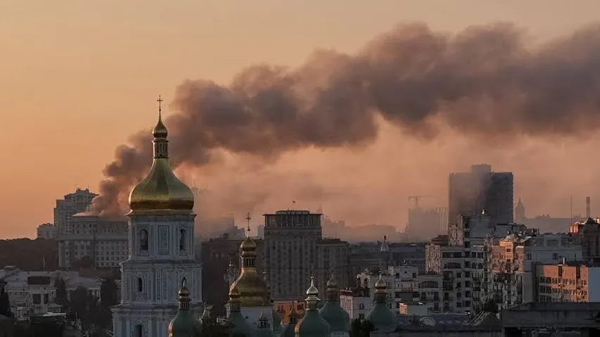 800 drones fired, Ukraine govt building attacked in biggest such Russian attack