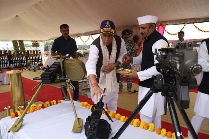 Union Defence Minister warns Pakistan of decisive response to any sir creek misadventure