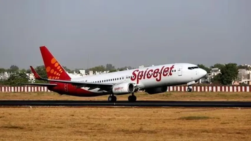 SpiceJet flight from Mumbai to Kolkata makes emergency landing after engine failure