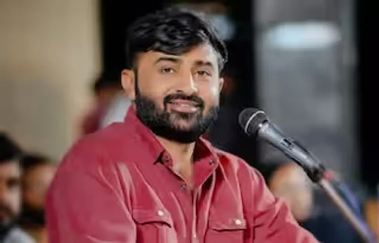 Ahmedabad court cancels bail of folk artist Devayat Khavad in cheating case