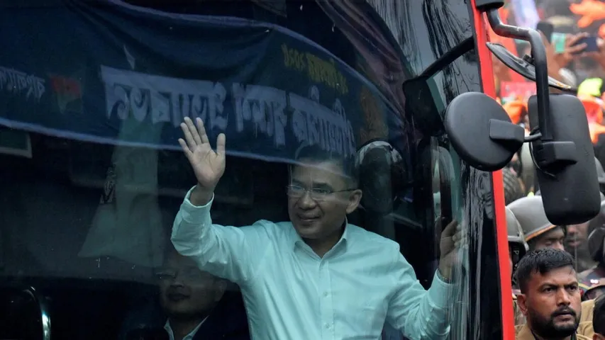 IMGBangladesh Nationalist Party acting chairman Tarique Rahman lands in Dhaka