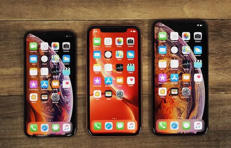 Apple may switch completely to OLED screen on iPhones by next year
