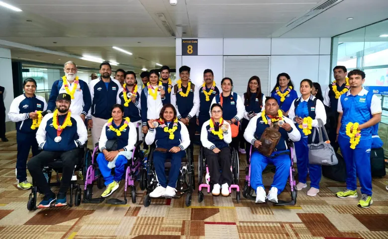 The Indian contingent from the Paris Paralympics has returned today to New Delhi. They received a rousing welcome with the beats of drums and garlands at IGI Airport.