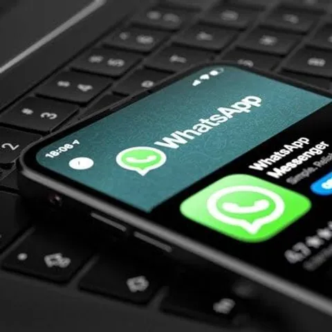 WhatsApp rolling out a community exclusive event icon for group chats