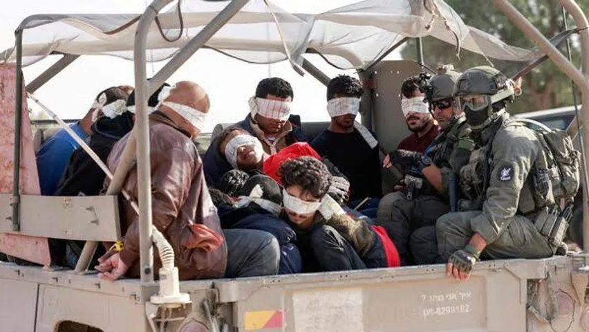Gaza war: Palestinians released from Israeli detention