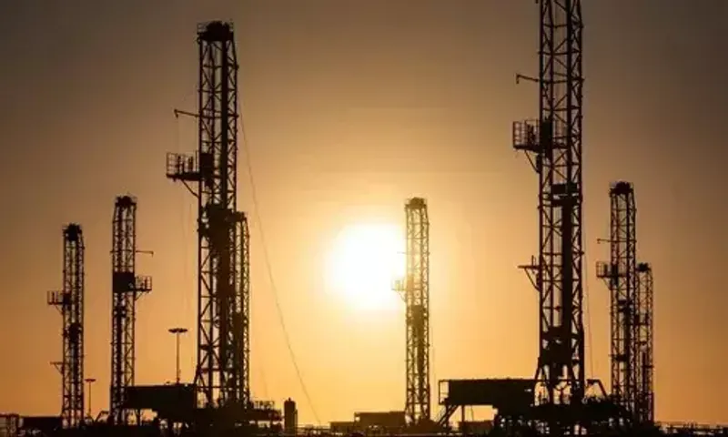 The lease on Sri Lanka's vital WWII oil tank farm with India has been extended for 50 years.