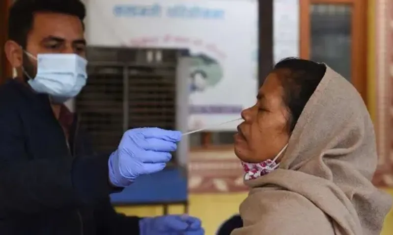 India logs over 3 lakh Covid-19 cases, 439 deaths; positivity surges to 20.75%