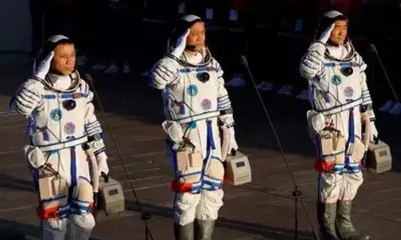 3 Chinese astronauts return to Earth after 90 days in space