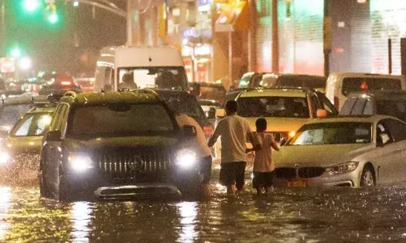 41 killed in US from flash flooding & tornadoes