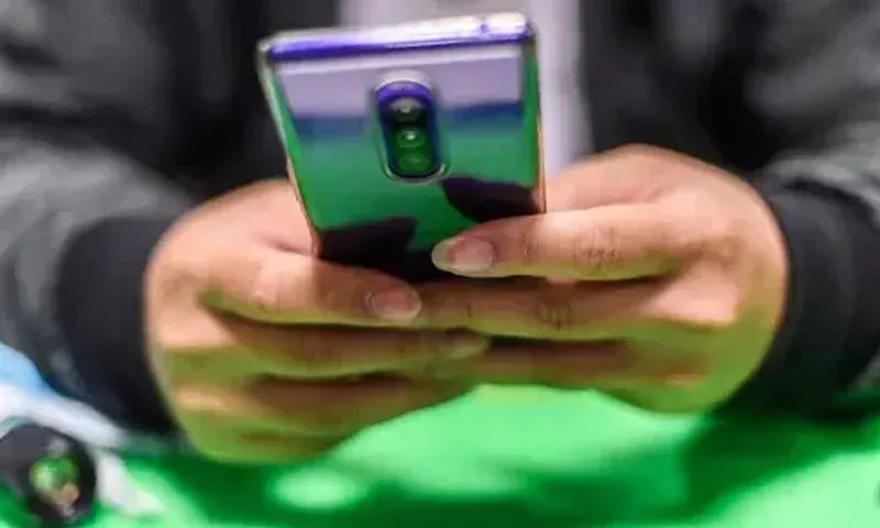 Internet-free video stream on mobiles next year