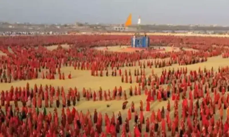 Over 37,000 women perform in sync at the Maha Raas in Gujarat's Dwarka