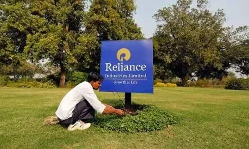 Govt loses challenge to $111 mn arbitration award in dispute with RIL and Shell