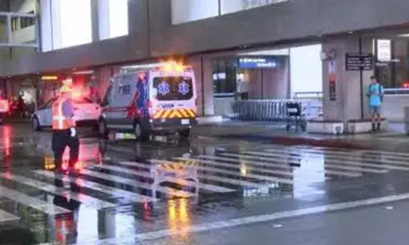 Nearly dozen people seriously injured amid turbulence on flight to Hawaii