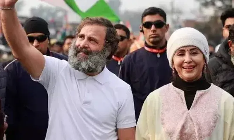 Urmila Matondkar marches with Rahul Gandhi during Bharat Jodo in Jammu