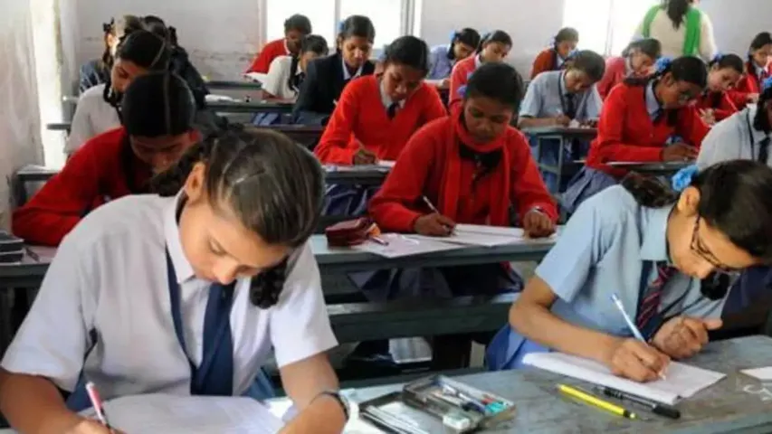 Gujarat: Image of Class 10 Hindi paper on social media before exam ends