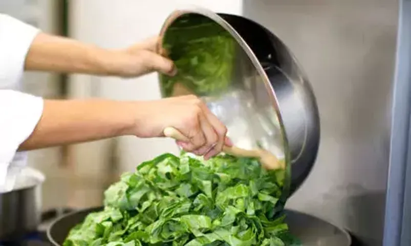 Kashmiri Collard Greens Recipe:Popularly known as 'Haakh-Saag', this dish is another one of the precious gifts of Jammu & Kashmir