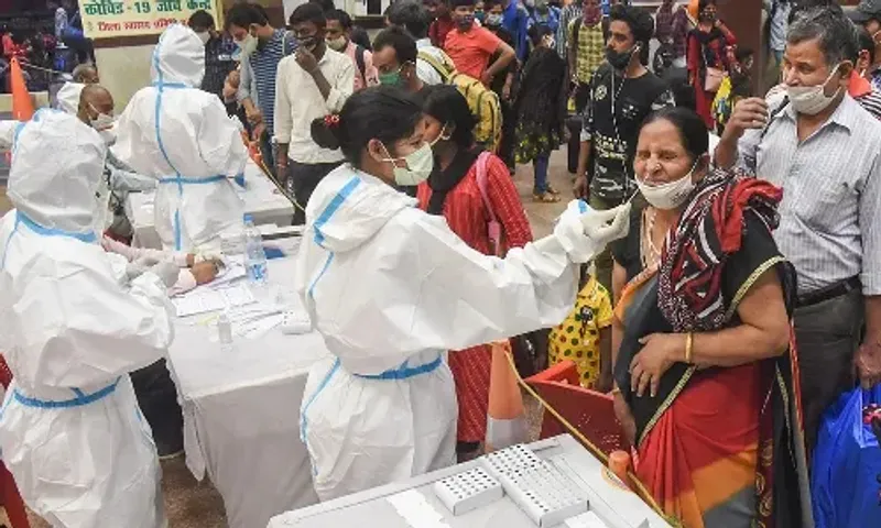 India reports 3,37,704 new Covid cases, 488 deaths in 24 hours
