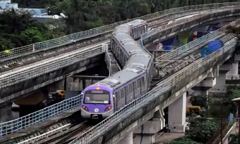 Officials: Kolkata Metro Rail services disrupted due to rail fracture