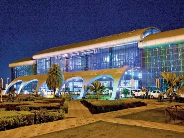 Overwhelmed with emotions 35 students reach Surat safely