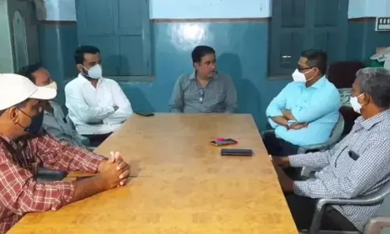 More than 800 teachers of Nagar Prathmik Shikshak Samiti decided to stay away from the Shikshak Sajjata Exam conducted on Tuesday