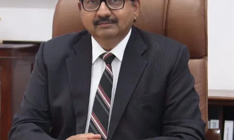 Western Railway Hungry for Cargo moves north