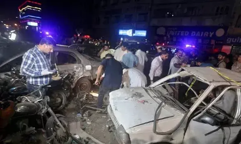 Pakistan: Blast in Karachi injures 11, kills 1