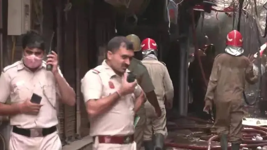 Huge fire at Delhi's popular Karol Bagh market, 39 fire engines douse flames