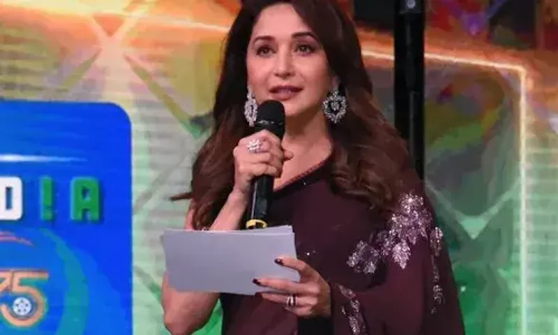 At the closing event IFFI 2021, Madhuri Dixit, Manoj Bajpayee, & Randhir Kapoor were honoured