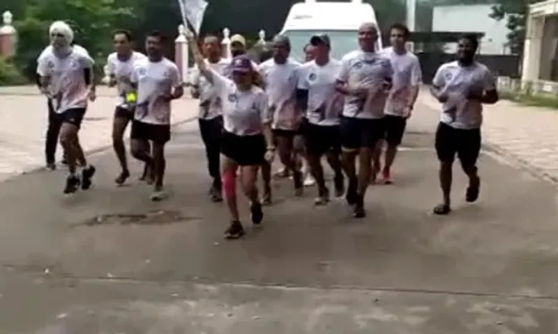 Vadodara Marathon runners to join actor Milind Soman in "Run for Unity"