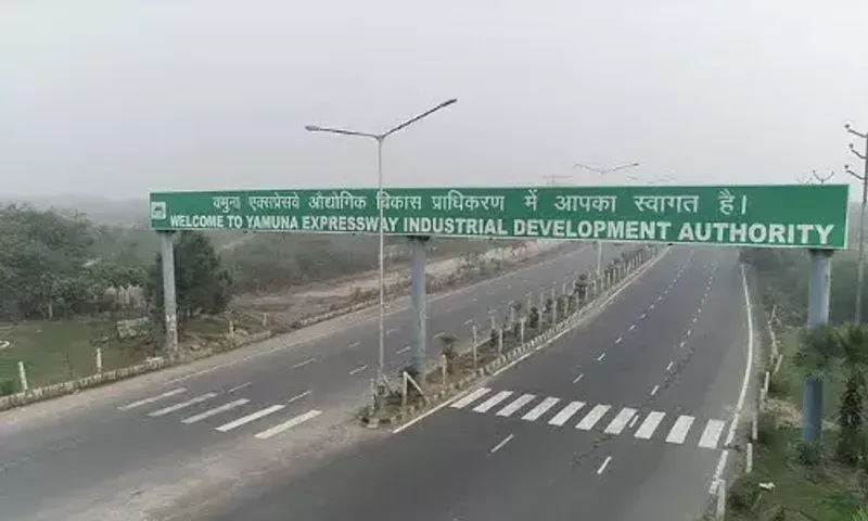 Yamuna Expressway Toll rates increased, journey to get expensive