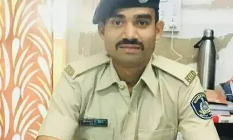 Policeman posted in Varnama police station died in road accident near Vadodara