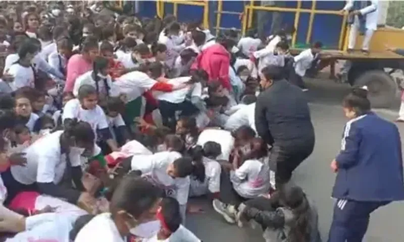 Stampede-like scene at Congress marathon in UP