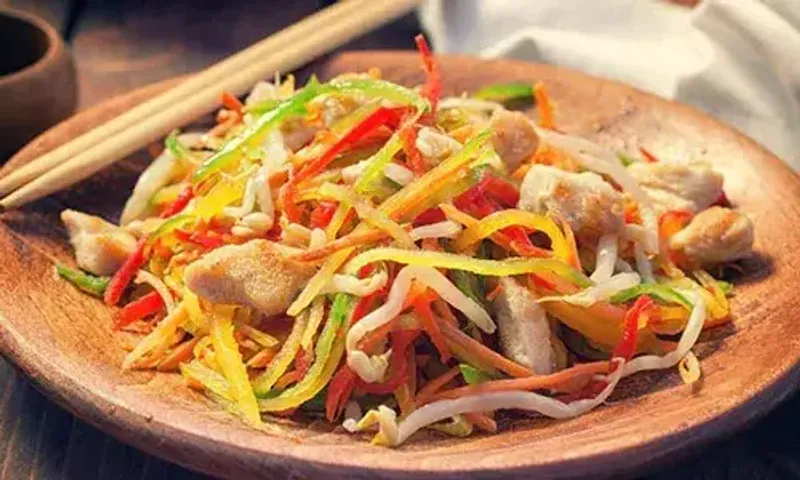 Som Tam Recipe: It is a flavourful dish which is an absolute delight to the taste buds