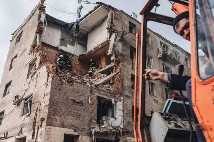 Over 21 dead, 25 Others injured as Russian Shelling strikes school, cultural centre in Ukraine