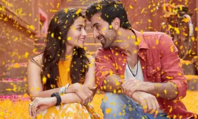 Alia Ranbir wedding: Neetu Kapoor, Soni Razdan and others arrive at Vastu, haldi function to begin soon