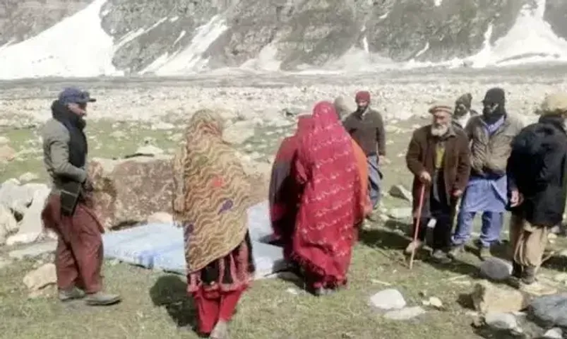 11 tribals killed in avalanche in northern Pakistan
