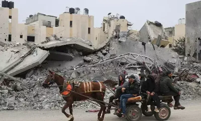 Israel moves into Gaza's second-largest city; intensifies strikes