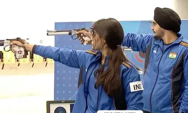 India's Sarabjot Singh bags Gold medal in Men's 10m air pistol event at ISSF World Cup Shooting Championship in Bhopal