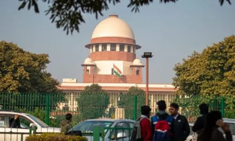 Supreme Court refuses to pass interim order against sale of future retail stores