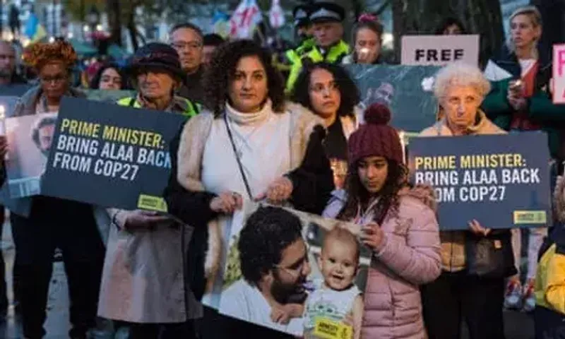 COP 27: British-Egyptian activist escalates hunger strike by refusing water